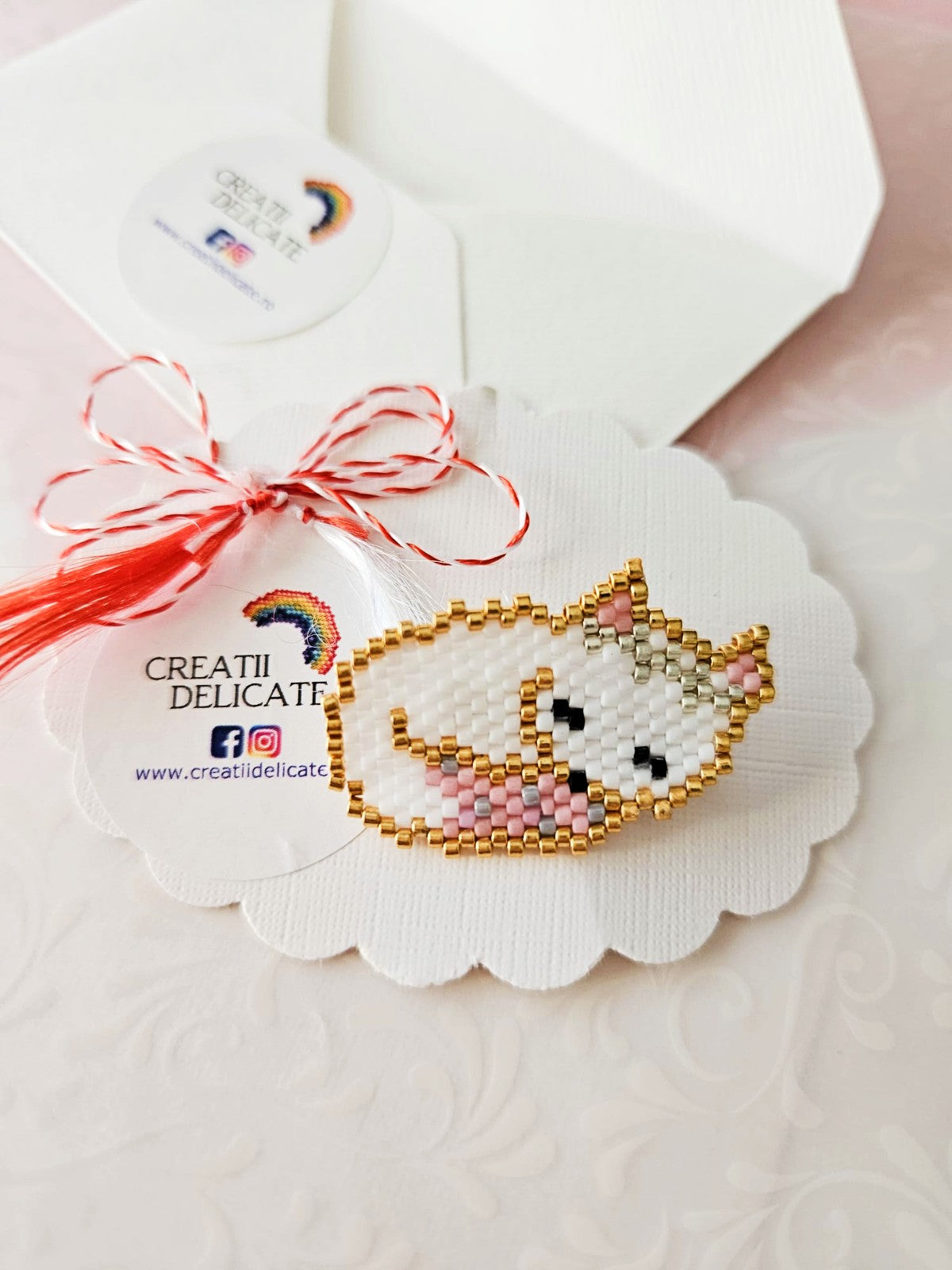 Brosa martisor vulpe somnoroasa