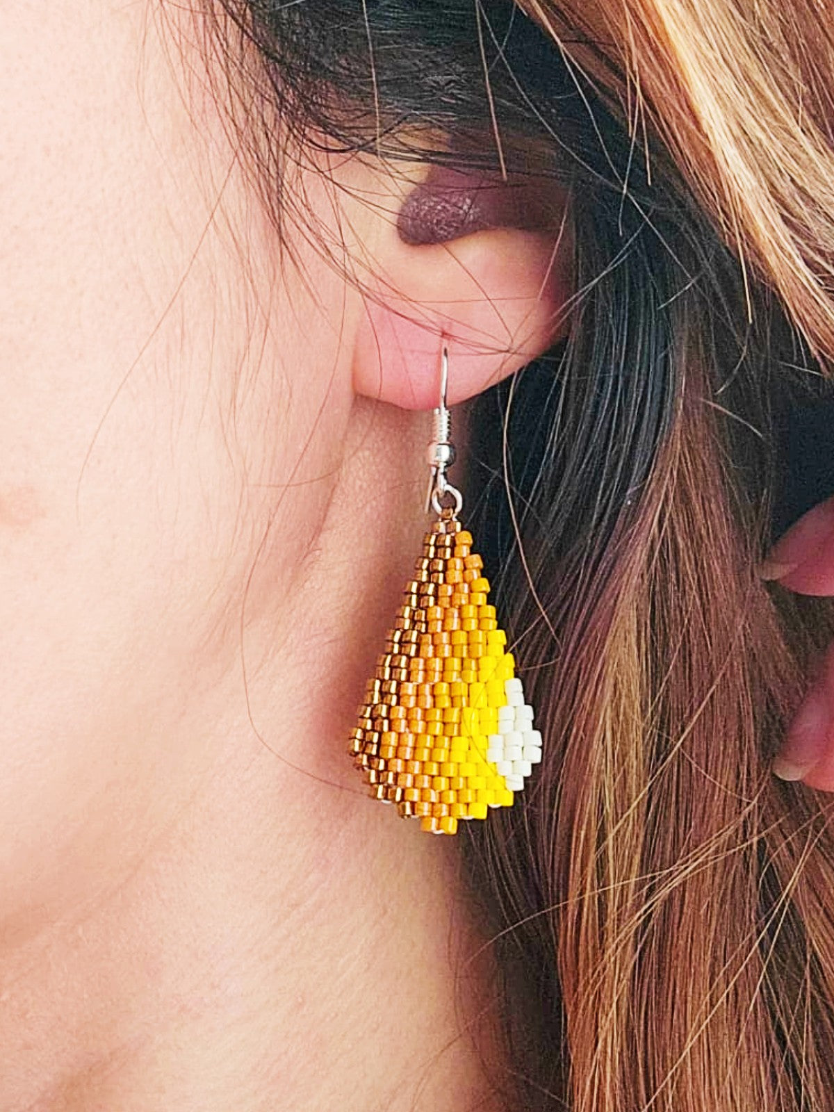 Cercei lacrima maro-galben-alb - ❤️ Creatii Delicate