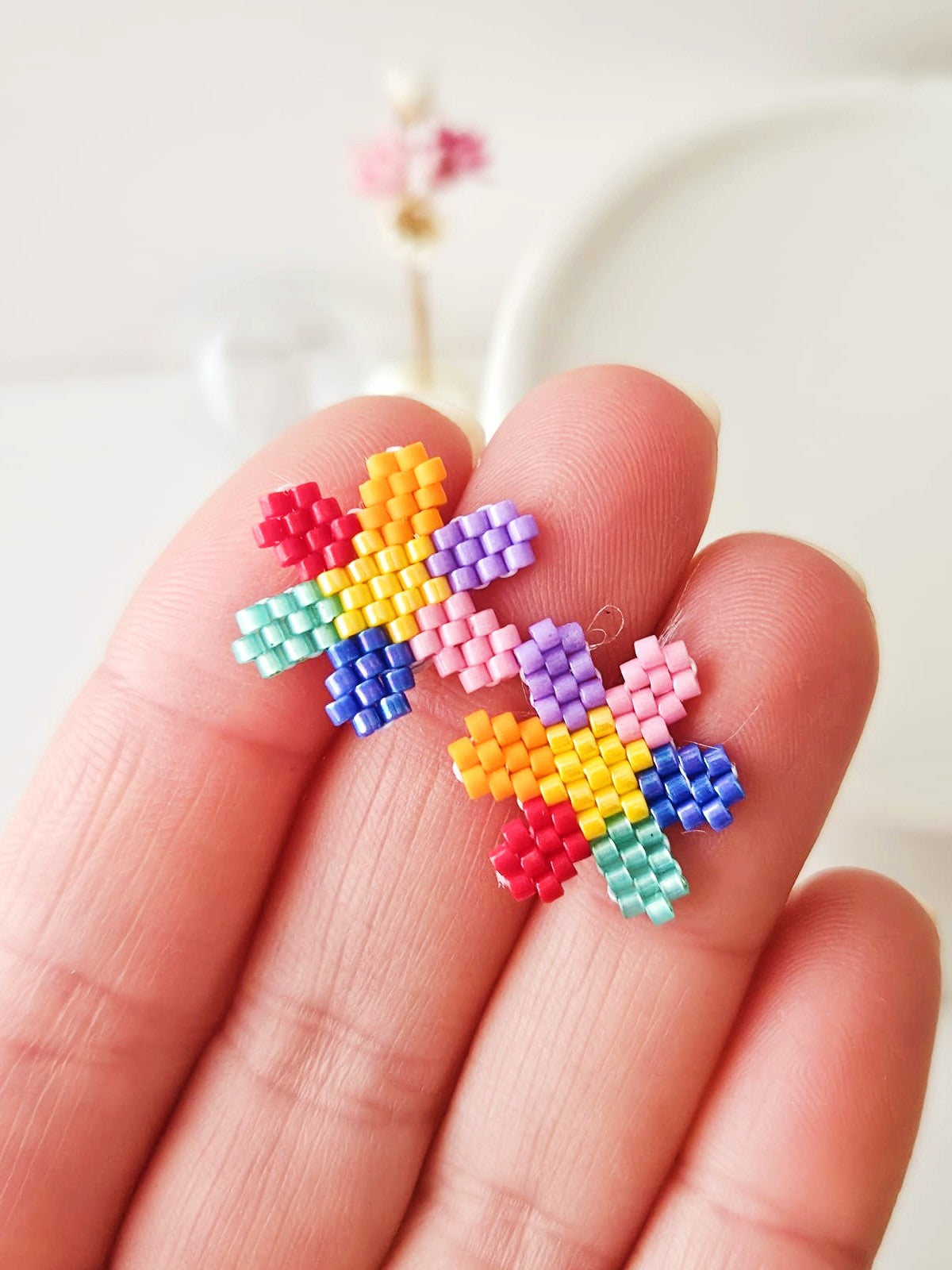 Cercei mici floricele multicolori - ❤️ Creatii Delicate