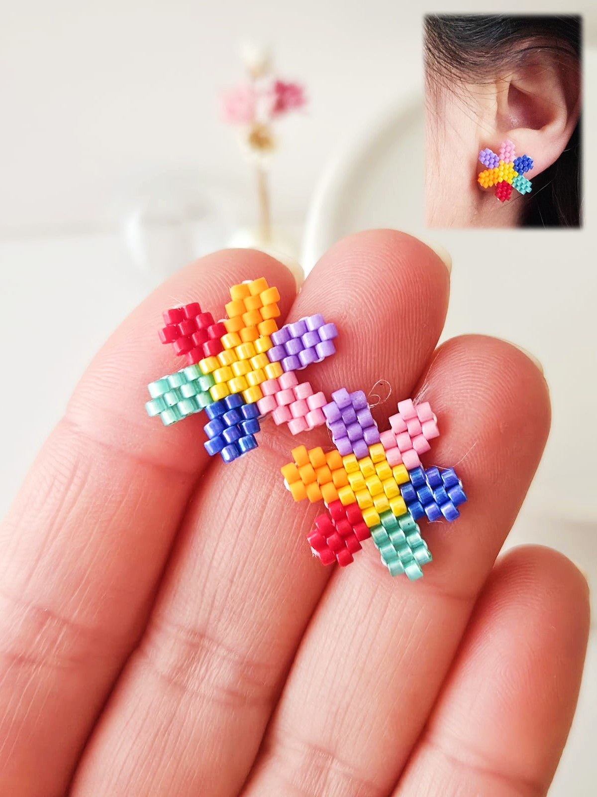 Cercei mici floricele multicolori - ❤️ Creatii Delicate
