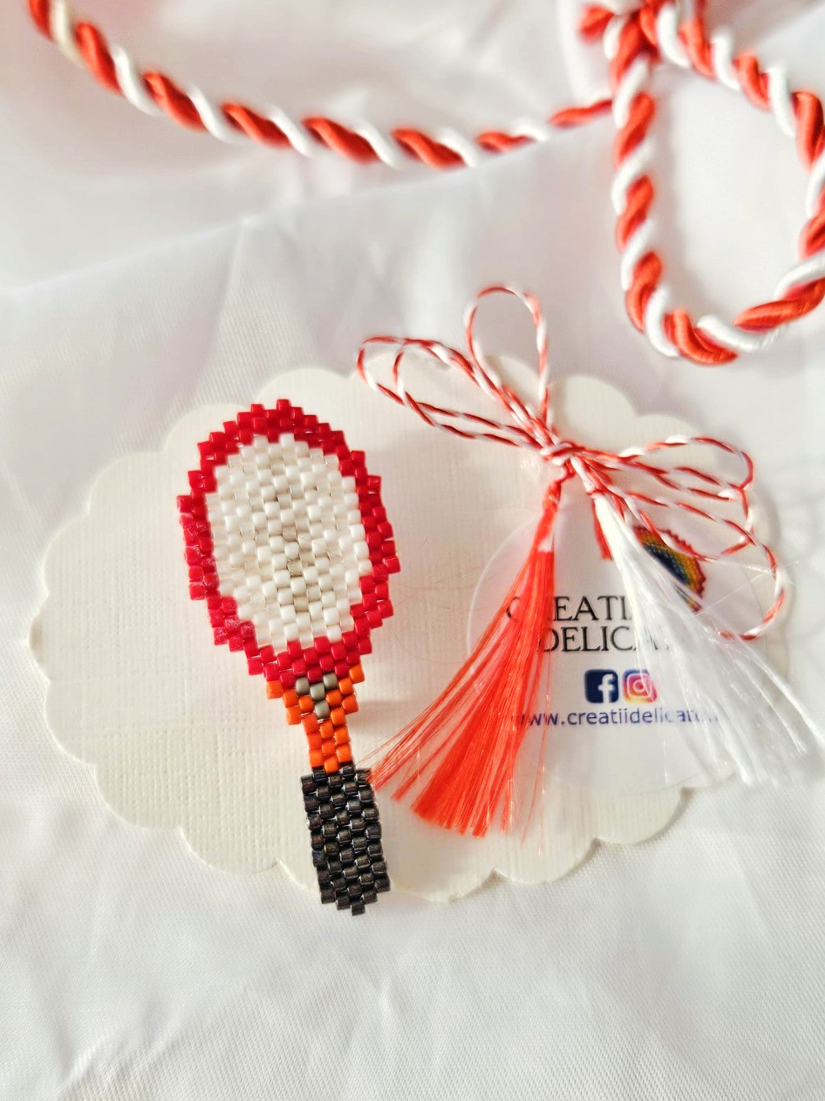 Brosa martisor racheta de tenis