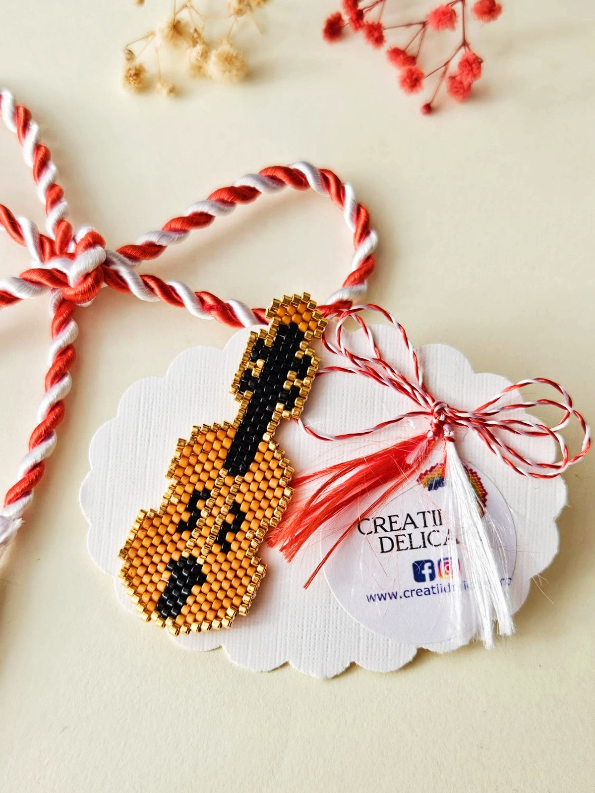 Brosa martisor vioara