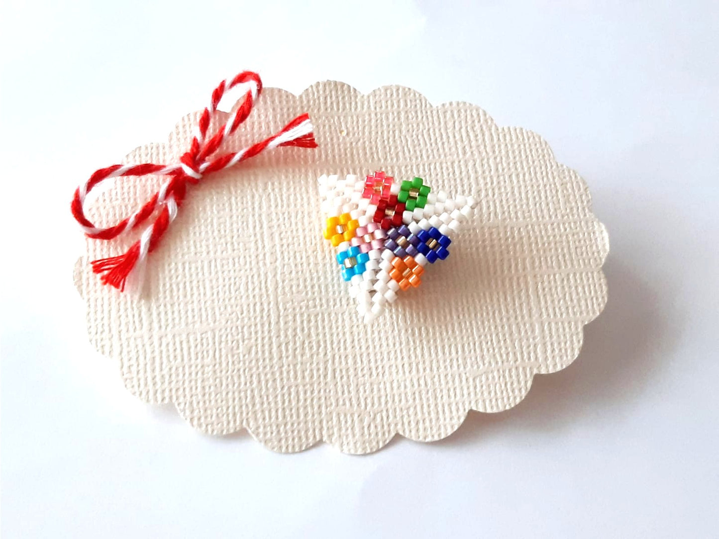 Brosa martisor triunghi colorat - ❤️ Creatii Delicate 